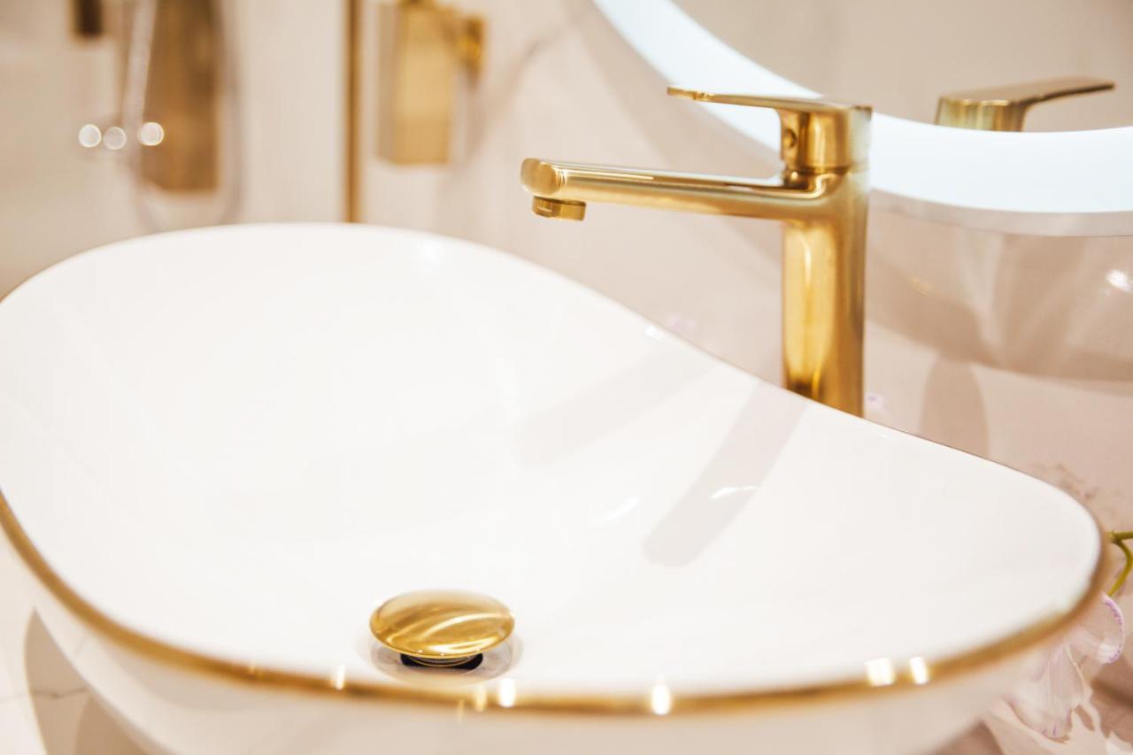 La Suite 176 - Piscine Privee, Spa, Hammam A 兰斯 外观 照片